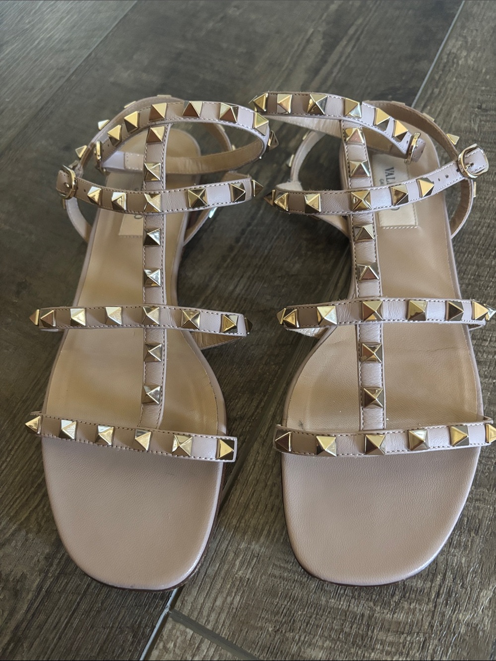 Valentino Garavani Rockstud Flat Calfskin Sandal With Straps size 38 - Picture 5 of 17
